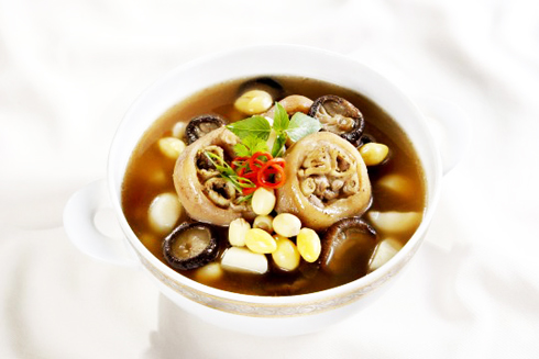 Giò heo hầm tứ quý