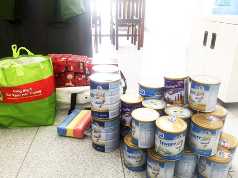 Vờ mua hàng để trộm cắp