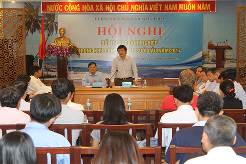 Lãnh đạo tỉnh đối thoại với doanh nghiệp trong Khu công nghiệp Suối Dầu