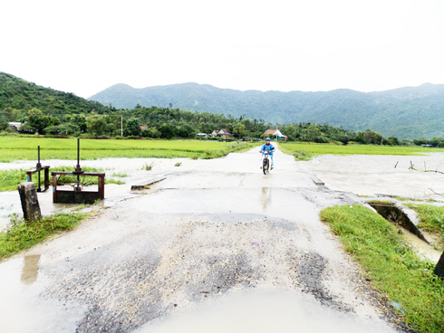 Vạn Ninh: Xóa tràn thoát lũ để đảm bảo an toàn