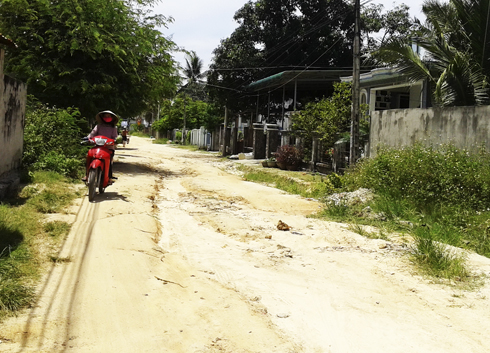 Thị trấn Cam Đức: Nhiều con đường xuống cấp