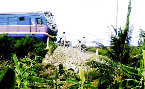 Đường ngang dân sinh quá nguy hiểm