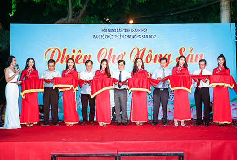 Cuốn hút phiên chợ nông sản Khánh Hòa