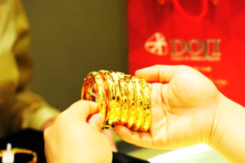 Giá vàng hôm nay 2/7: Giá cả cầm chừng, thận trọng túi tiền