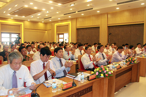 Các đại biểu tham dự khai mạc kỳ họp