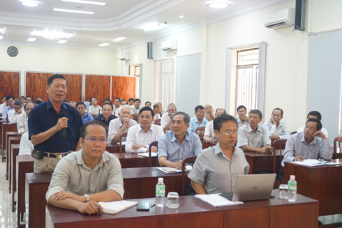 Cán bộ cao cấp đã nghỉ hưu góp ý cho địa phương.