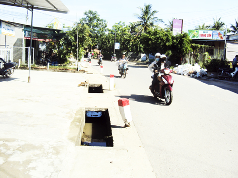 &quot;Bẫy&quot; trước nhà dân