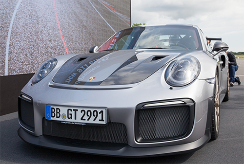 Vừa ra mắt, Porsche 911 GT2 RS 2018 về Việt Nam giá 19,1 tỷ đồng