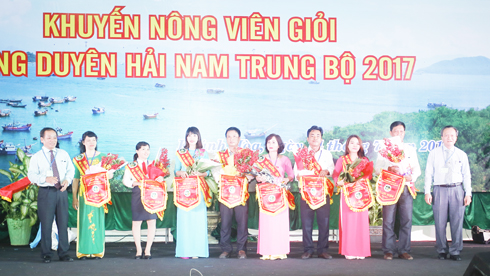 Đội Khánh Hòa giành giải nhất