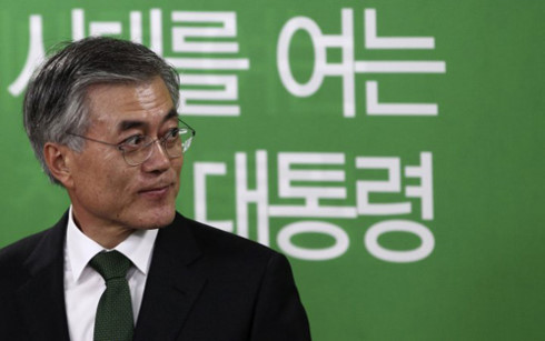 Chính phủ của Tổng thống Moon Jae-in muốn thúc đẩy hợp tác kinh tế với CHDCND Triều Tiên. (Ảnh: Bloomberg)