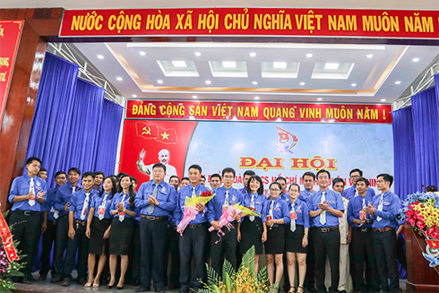 Ban chấp hành mới ra mắt đại hội