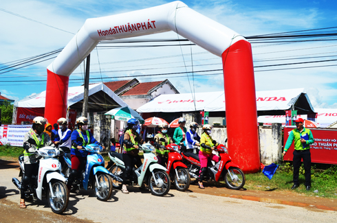 Sôi nổi Cuộc thi trải nghiệm lái xe tiết kiệm nhiên liệu