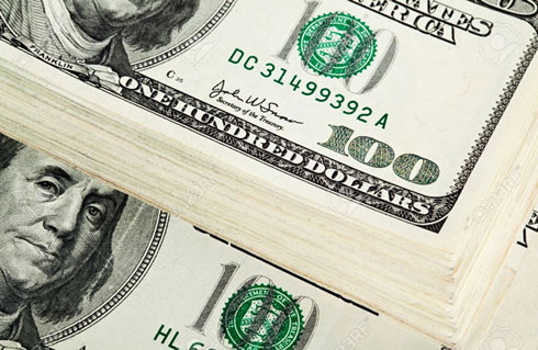 Áp lực dồn USD xuống đáy mới