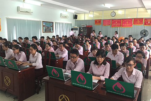 69 cán bộ, nhân viên Ngân hàng Chính sách xã hội tỉnh thi nghiệp vụ