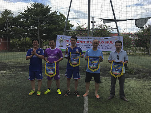Đội bóng Ban Tuyên giáo Tỉnh ủy đoạt chức vô địch