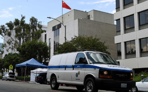 Hiện trường xả súng trước Lãnh sự quán Trung Quốc ở Los Angeles.