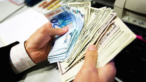 Tỷ giá ngoại tệ ngày 4/8: USD hồi phục nhẹ