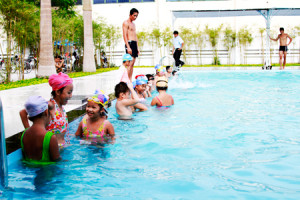 Nha Trang: Tổng kết chương trình dạy bơi cho học sinh tiểu học
