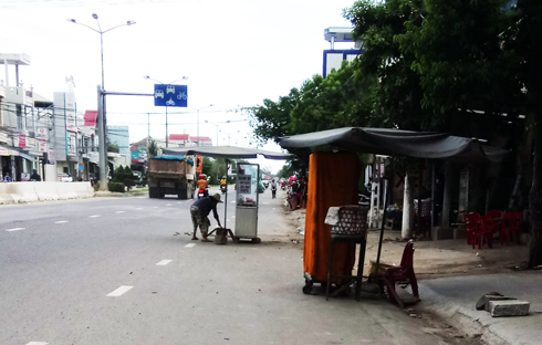 Bán hàng dưới lòng đường