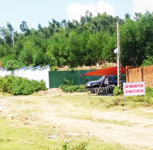 Bảo vệ thi công bãi rác Hòn Rọ