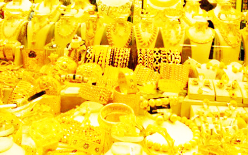 Giá vàng trong nước "giậm chân tại chỗ"