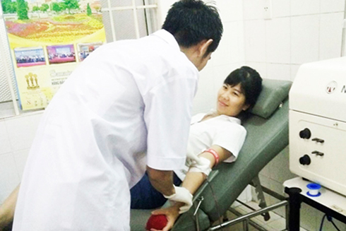 Hiến máu tình nguyện được tặng dịch vụ khám, chữa bệnh