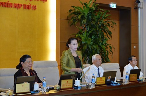 Chất vấn Bộ trưởng Bộ Xây dựng nhiều vấn đề