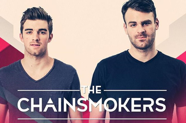 Nhóm nhạc The Chainsmokers biểu diễn tại Việt Nam