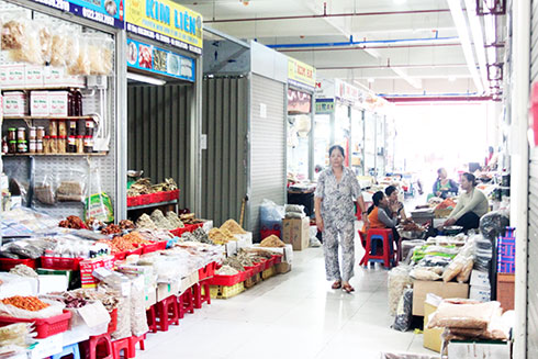 Các hộ đang kinh doanh trong chợ Đầm mới