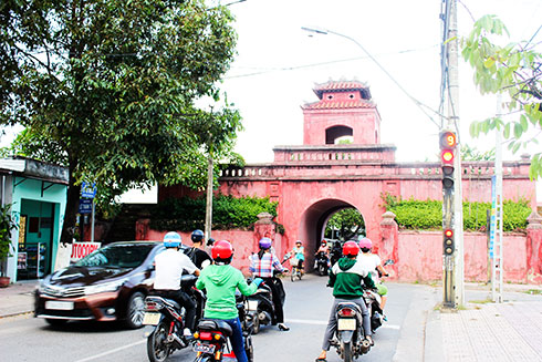 Khu vực Thành cổ Diên Khánh: Phân luồng giao thông để chống ùn tắc