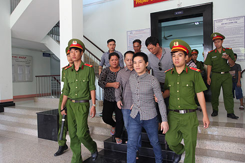 Kình cãi, đâm chết bạn nhậu