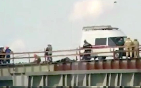 Nga: Xe buýt lao xuống biển làm 14 người thiệt mạng