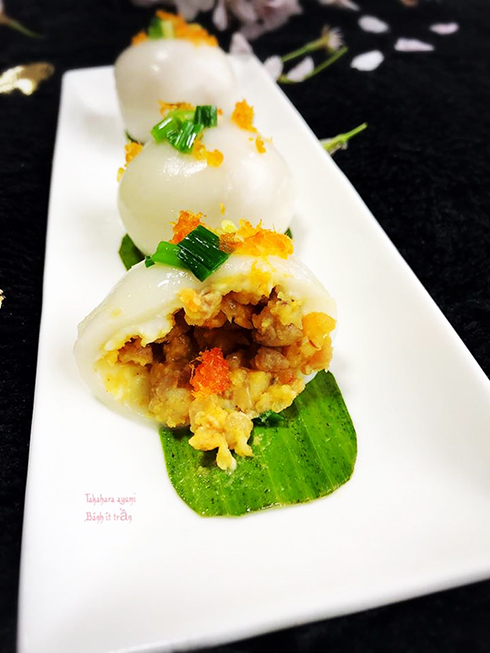 Bánh ít trần nhân tôm