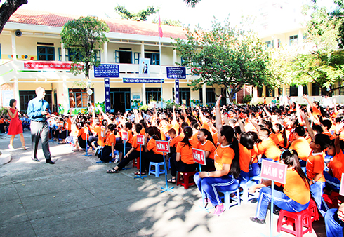 Gian nan dạy tiếng Anh tiểu học