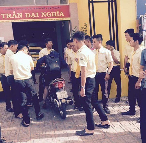 Hàng chục lái xe của Công ty Cổ phần Á Châu lãn công đòi quyền lợi