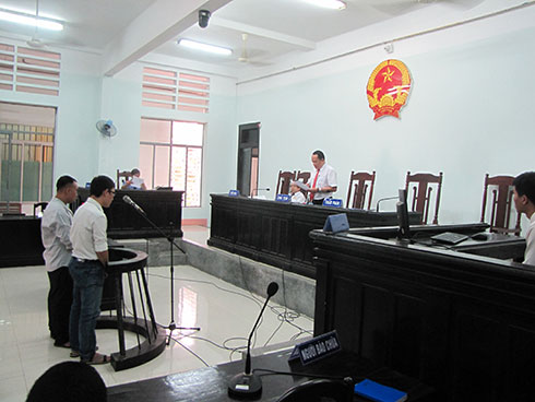 Lập hồ sơ giả để vay mua trả góp