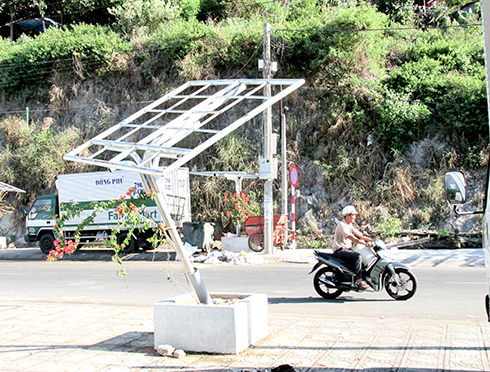 Giàn sắt sắp đổ