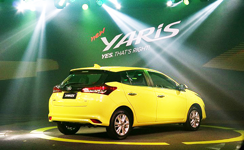 Toyota Yaris 2017: Bất ngờ với giá bán 319 triệu đồng