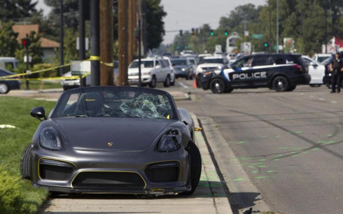 Mỹ: Xe "điên" lao vào đám đông xem triển lãm ô tô