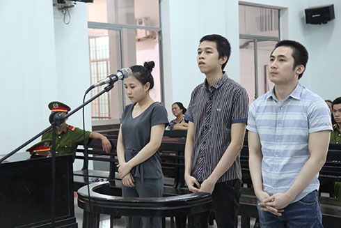 Lãnh &quot;lương tháng&quot; bán ma túy trái phép