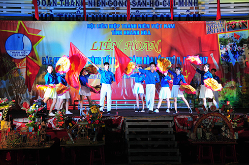 Trao cờ hoạt động tốt cho 5 chi hội