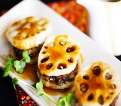 Hấp dẫn với ngó sen kẹp thịt