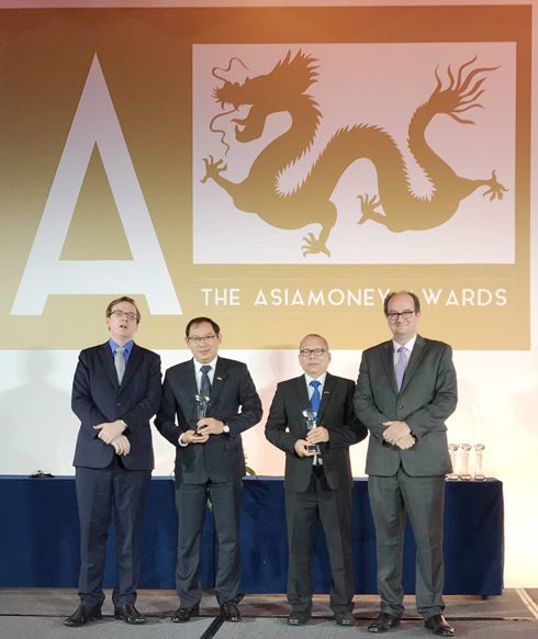 Nhận 2 giải thưởng uy tín từ Asiamoney