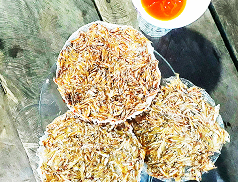 Về Ia H'Drai ăn… bánh tráng cá cơm