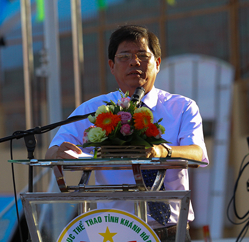 Đồng chí Nguyễn Tấn Tuân phát biểu chào mừng đại hội.