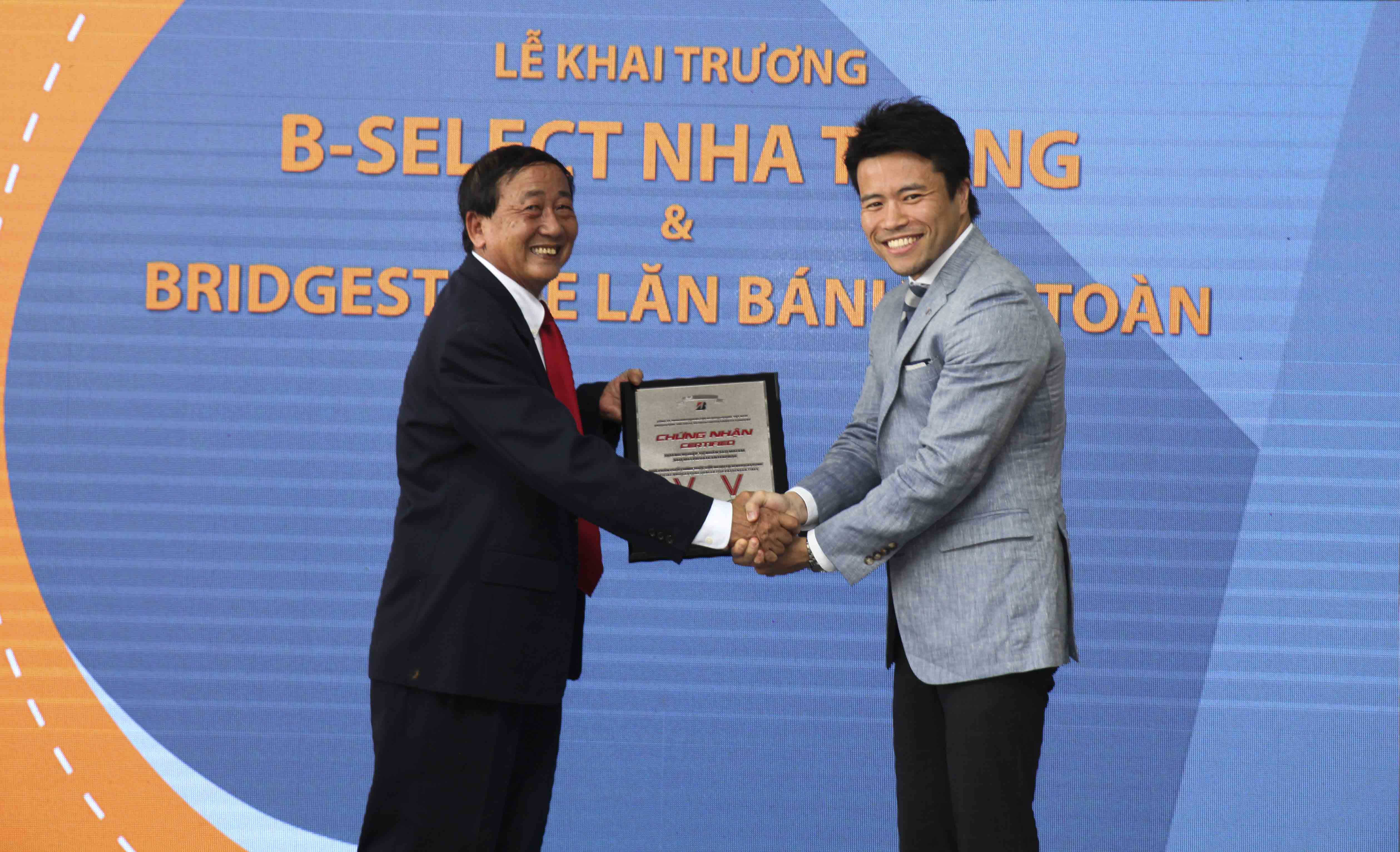 Bridgestone chính thức &quot;Lăn bánh an toàn&quot; tại TP. Nha Trang