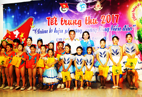 Vùng 4 Hải quân: Tổ chức Tết Trung thu &quot;Chăm lo hậu phương, vững lòng biển đảo&quot;