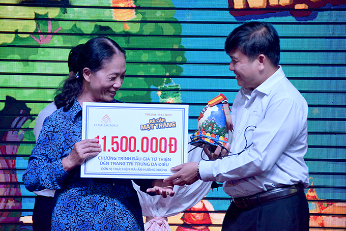 Tổ chức Tết Trung thu cho trẻ em ở  Mái ấm Hướng Dương