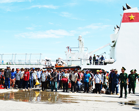 Tiếp nhận 12 ngư dân Khánh Hòa bị Indonesia bắt giữ