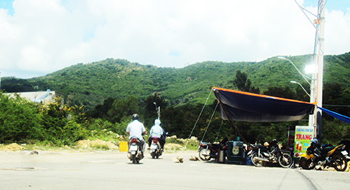 Mở quán nhậu giữa đường